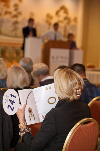 Bidding at an Auction bidding at auction